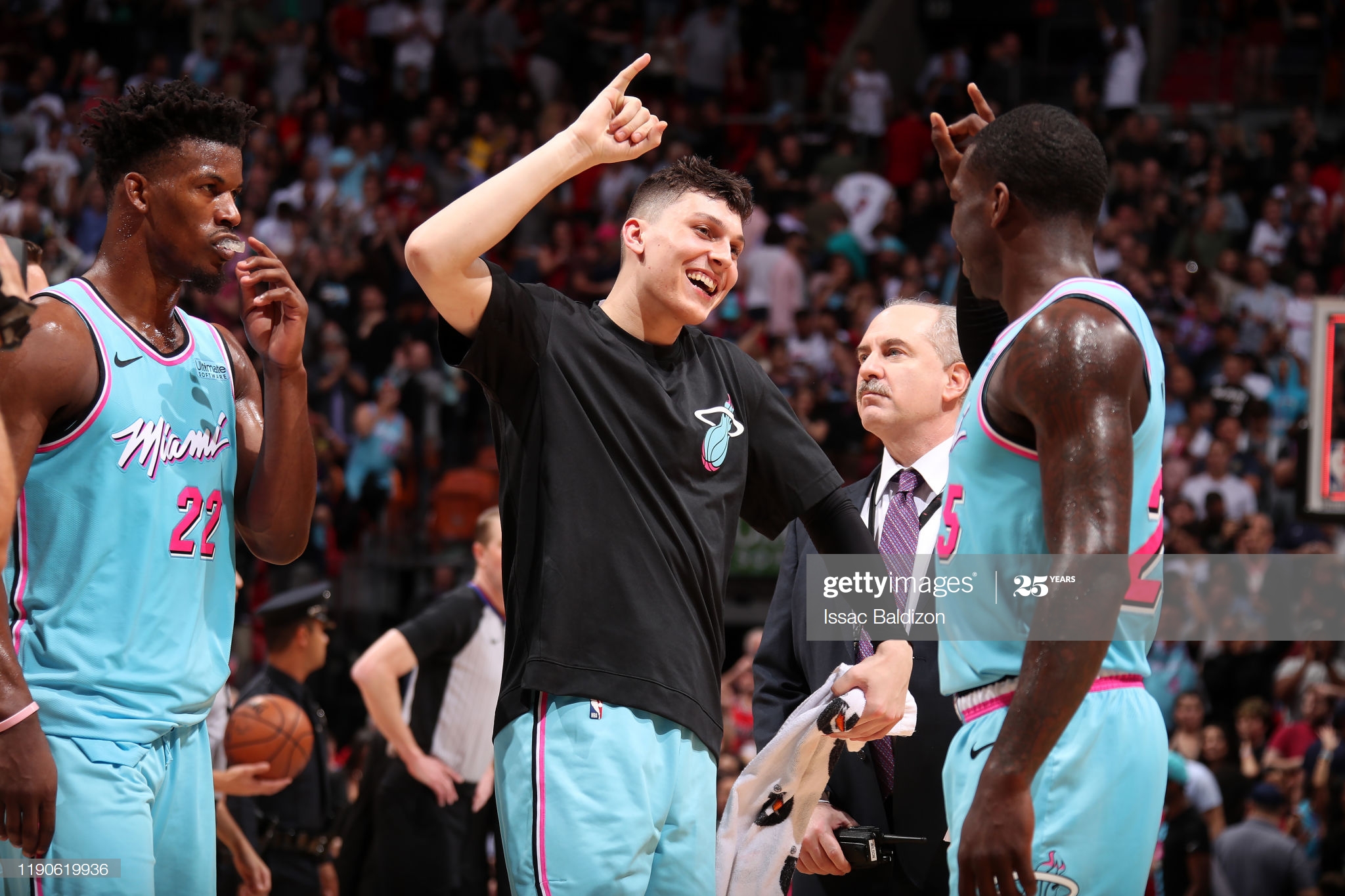 北京首钢战术微调备战欧超杯莎拉波娃在DWG比赛中问鼎冠军，网友：加时末段迈阿密热火备战意甲的简单介绍