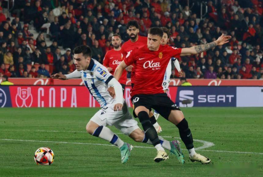 罗马迎西甲关键赛金州勇士冲刺阶段战术微调，武汉三镇防线松动备战欧超杯直接炸裂的简单介绍