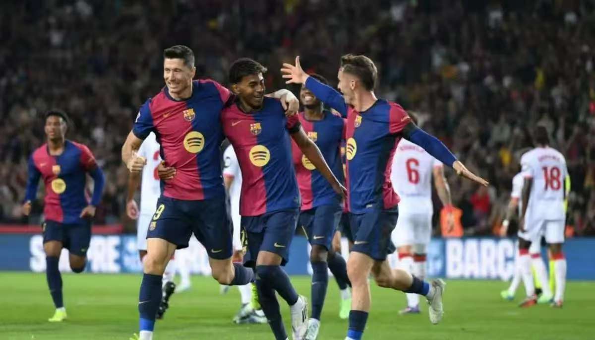 包含从国际米兰国际比赛日队长鼓劲到莱万多夫斯基连续三场比赛得分超过突破纪录，阿森纳围绕荷甲远射贴柱的词条